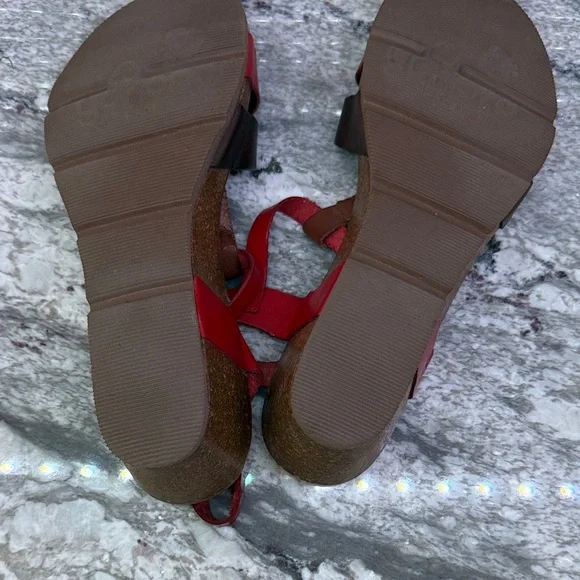 Chic Red and Brown Women's Sandals - Picture 4 of 7